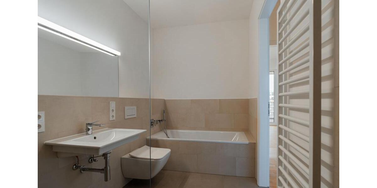 Etagenwohnung Berlin Tempelhof-Schöneberg - 2 Zimmer, 81 m&sup2;, 2.091&euro; | Angebot:26137074