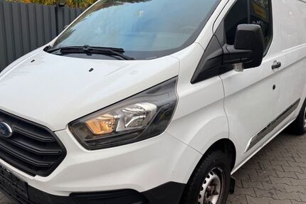 Ford Transit Custom 89.000 km 10.499 &euro; Berlin 13055