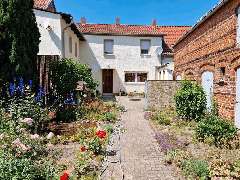 Privatverkauf: großes Haus mit Hof, Scheune, Garten in Parchen