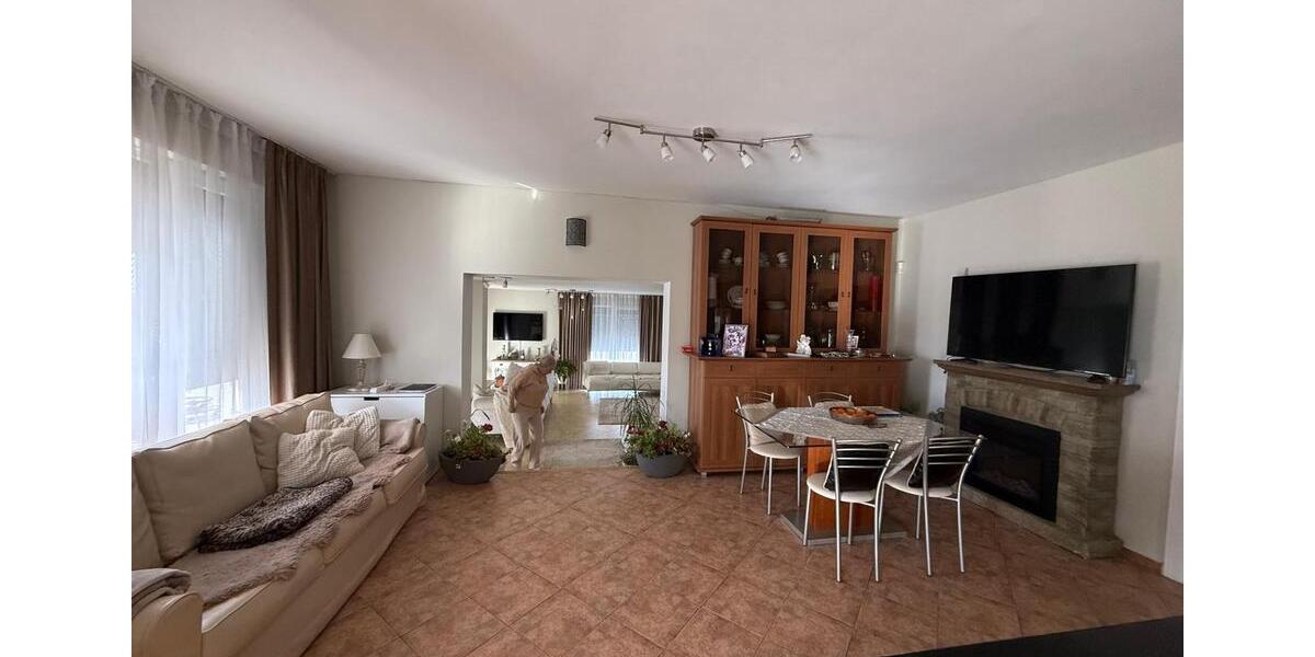 Villa Berlin Charlottenburg-Wilmersdorf - 5 Zimmer, 273 m&sup2;, 490.000&euro; | Angebot:25837691