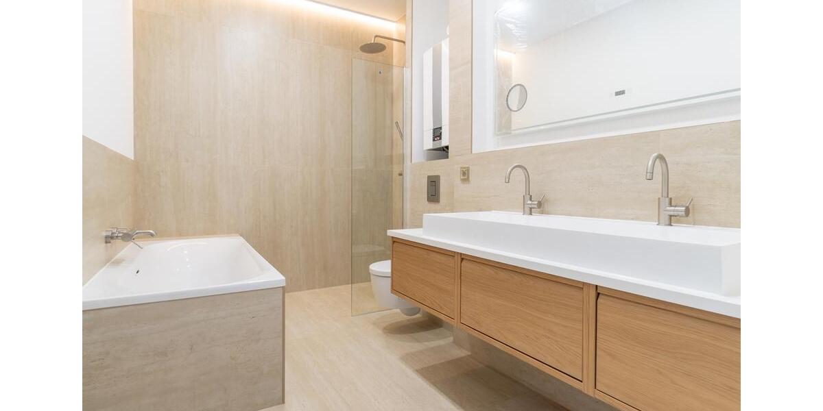 Dachgeschoßwohnung Berlin Charlottenburg-Wilmersdorf - 4 Zimmer, 150 m&sup2;, 3.450&euro; | Angebot:25993319