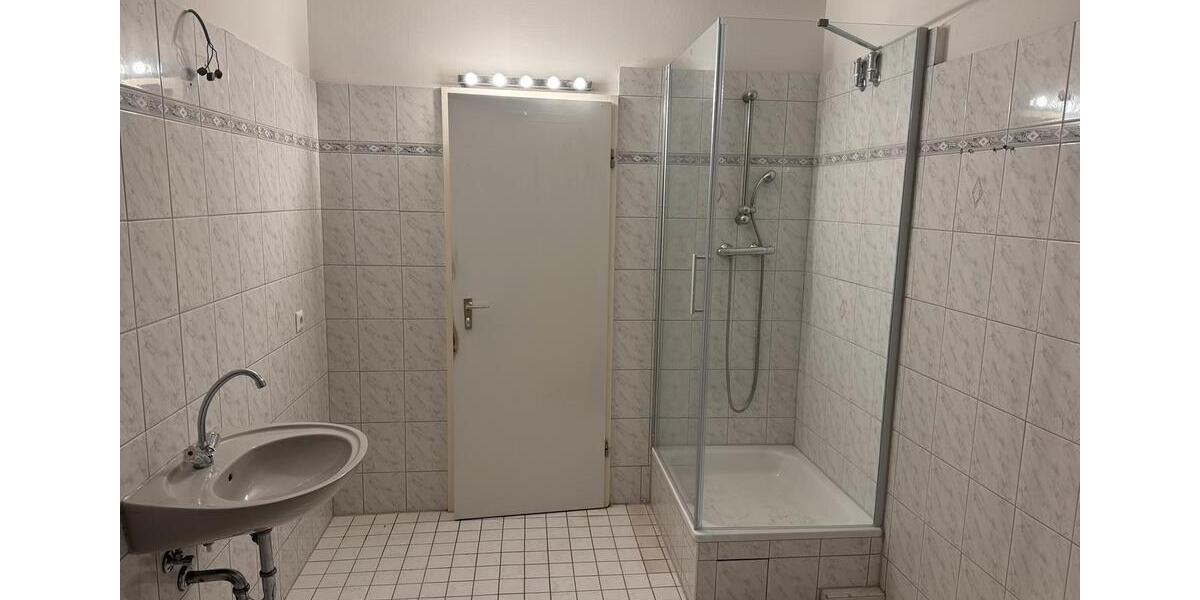 Freistehendes Haus mit ca. 200 m², Garten & Parkplatz 7 zimmer