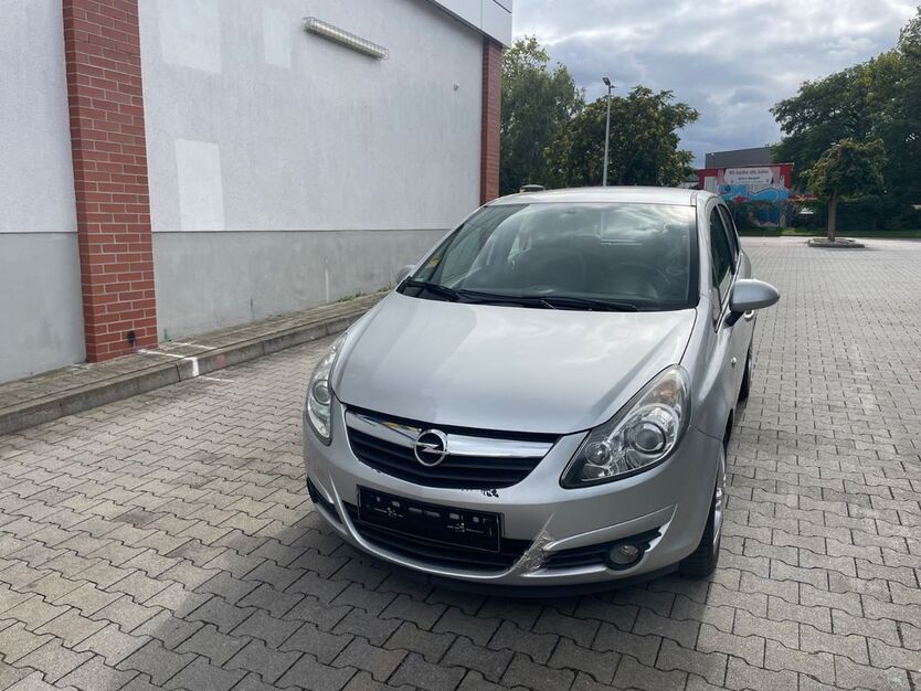Opel Corsa 172.426 km 1.999 € Berlin 12107