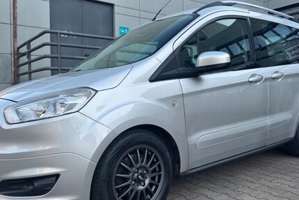 Ford Tourneo Courier 106.323 km 8.980 &euro; Berlin 13353