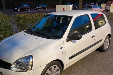 Renault Clio 91.000 km 2.500 &euro; Berlin 10783
