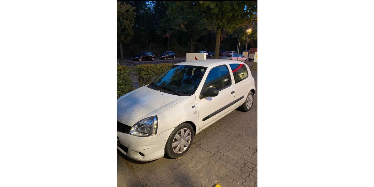 Renault Clio 91.000 km 2.500 &euro; Berlin 10783