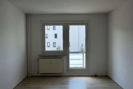 Wohnung Berlin Hellersdorf - 1 Zimmer, 35 m&sup2;, 549&euro; | Angebot:27021697