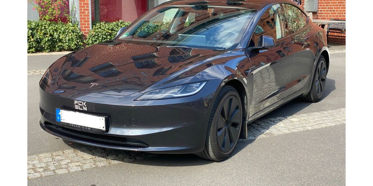 Tesla Model 3 28.500 km 37.100 &euro; Berlin 10965
