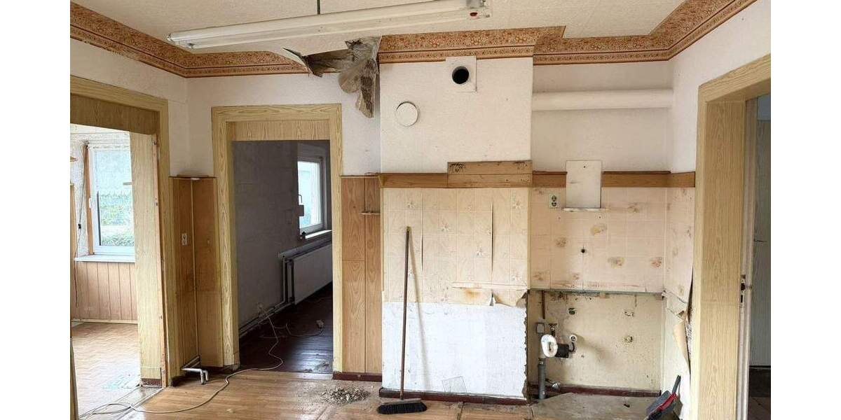 Einfamilienhaus zur vollständigen Sanierung in Bernau-Birkholzaue 3 zimmer