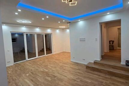 Haus Berlin Spandau - 7 Zimmer, 156 m&sup2;, 3.150&euro; | Angebot:27635599