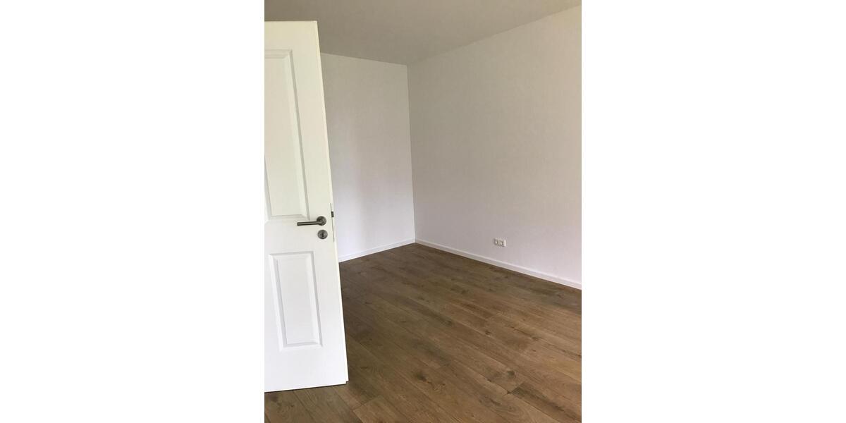 Reihenhaus Berlin Reinickendorf - 5 Zimmer, 160 m&sup2;, 2.350&euro; | Angebot:25722107