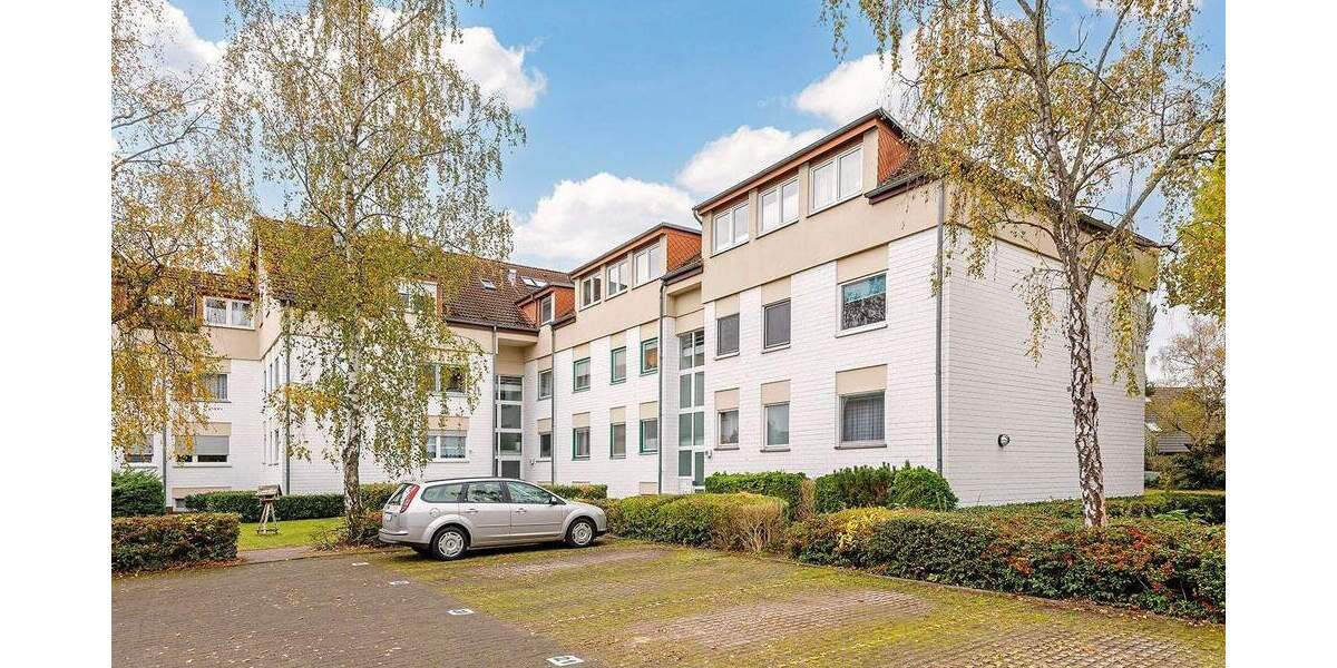 Helle Dachgeschosswohnung mit ausgebauten Spitzboden in Staaken 4 zimmer