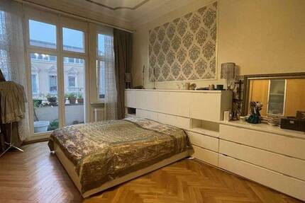 Strahlend helles Altbaujuwel mit 2 Sonnen Balkonen auf 119m2 4 zimmer