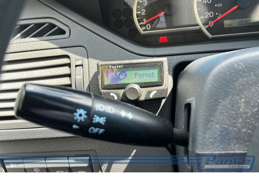 Kia Carens 2.0 16V EX Van*SchiebeD.*Klima*PDC*Bluet* 109.096 km 1.100 € Berlin 13187