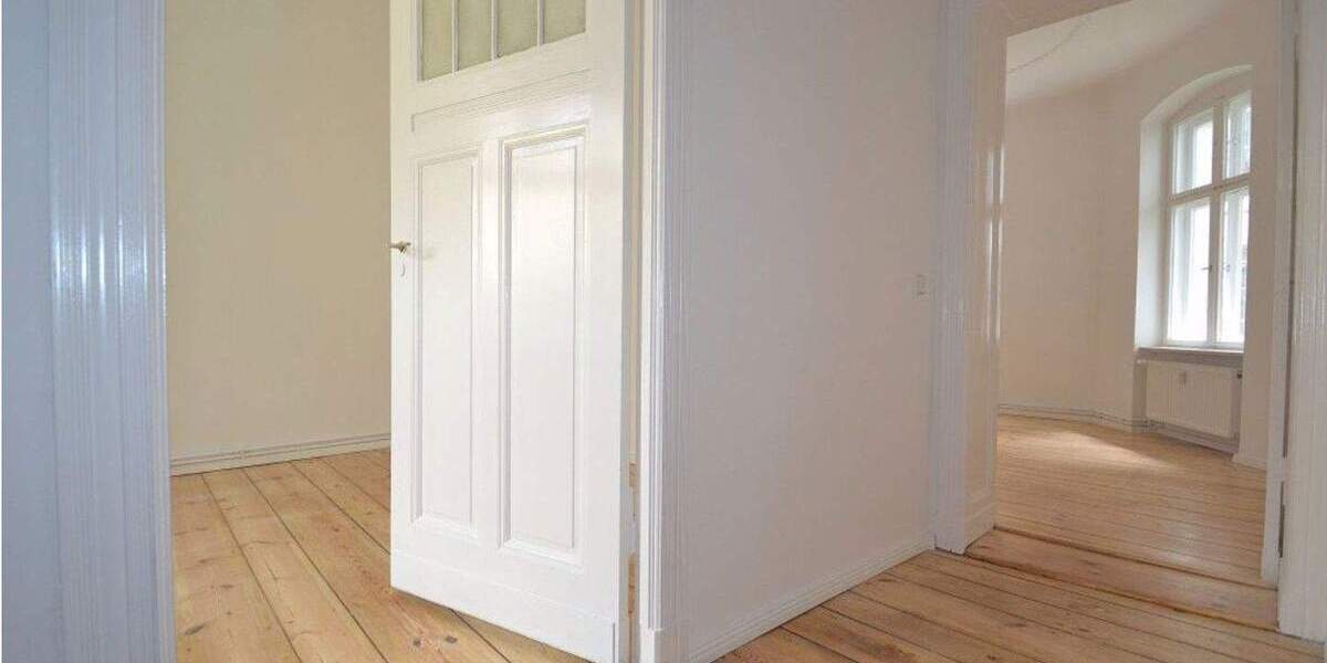 Spacious 2 bedrooom apartment in leafy Pankow district with kitchen and furniture 2 zimmer