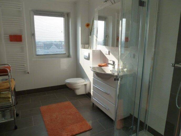 Nähe Adenauerplatz-U7 Top City-Wohnung mit Lift und 2 Balkone (möbliert) 2 zimmer