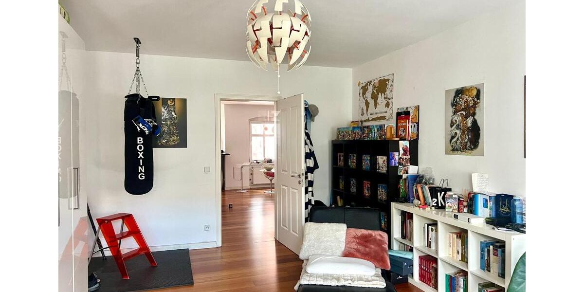 Helle, liebevoll gestaltete 4-Zimmer-Altbau-Oase mit West-Balkon 4 zimmer