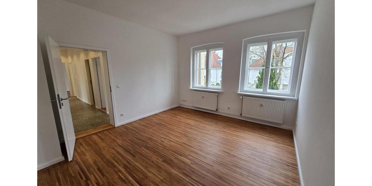 Etagenwohnung Teltow - 4.5 Zimmer, 114 m&sup2;, 1.760&euro; | Angebot:26416077