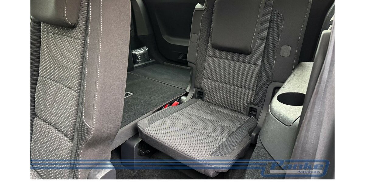 VW Touran Comfortl.DSG BT110 TSI*7Sitz*NAV*ACC*PDC* 40.678 km 22.990 &euro; Berlin 13187