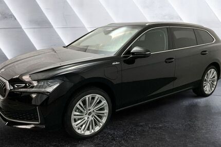 Skoda Superb 9.990 km 49.980 &euro; Berlin 12681