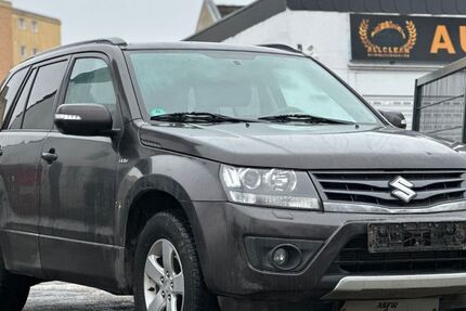 Suzuki Grand Vitara 249.000 km 4.900 &euro; Berlin 12351