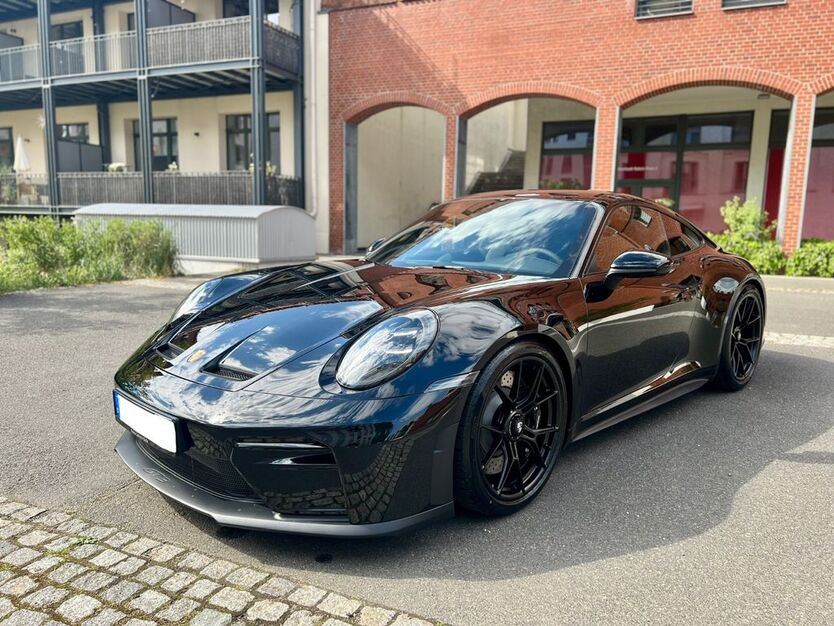 Porsche 992 1.750 km 224.980 € Berlin 14052