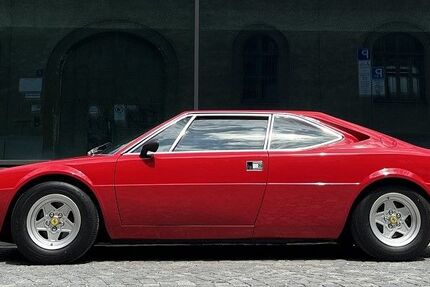 Ferrari 308 85.700 km 69.308 € Berlin 10965