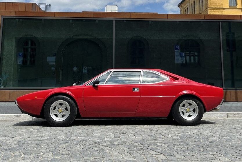 Ferrari 308 85.700 km 69.308 € Berlin 10965