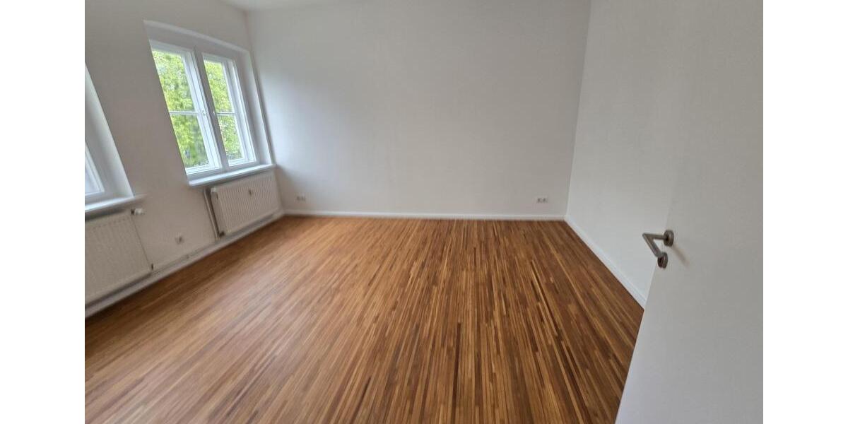 Etagenwohnung Teltow - 4.5 Zimmer, 114 m&sup2;, 1.760&euro; | Angebot:26416077