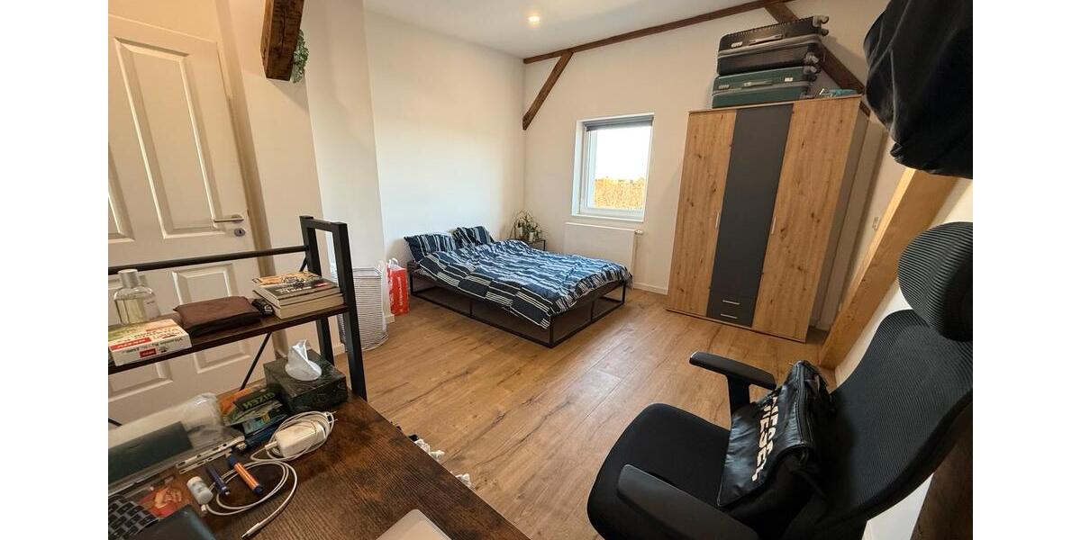 Dachgeschoßwohnung Berlin Friedrichshain-Kreuzberg - 4 Zimmer, 90 m&sup2;, 700&euro; | Angebot:24851413