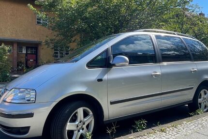 VW Sharan 181.319 km 5.900 € Berlin 12359