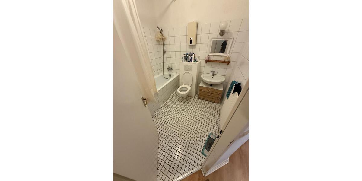 Etagenwohnung Berlin Charlottenburg-Wilmersdorf - 4 Zimmer, 110 m&sup2;, 400&euro; | Angebot:26205492