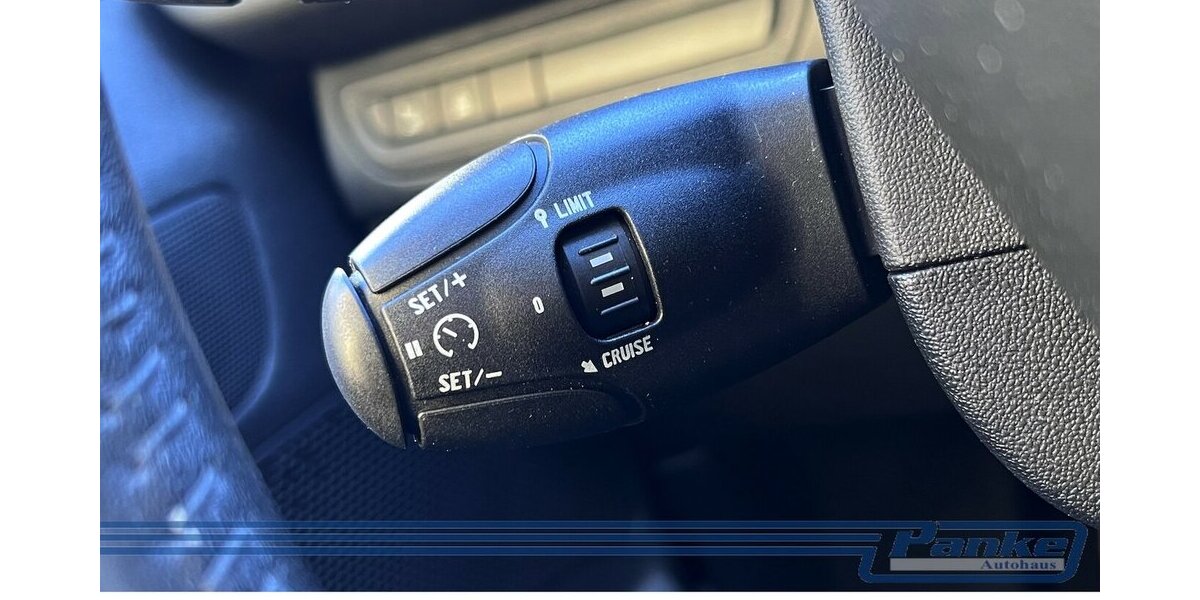 Peugeot 208 Style 1.2*SHZ*5trg*PDC*Klima*Blueto*Tempo* 73.611 km 7.980 € Berlin 13187