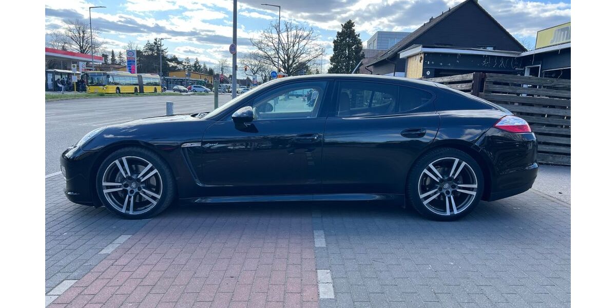 Porsche Panamera 266.000 km 21.900 € Berlin 12349