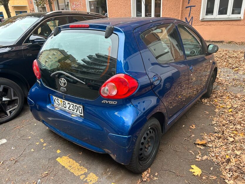 Toyota Aygo (X) 87.259 km 2.690 € Berlin 10439