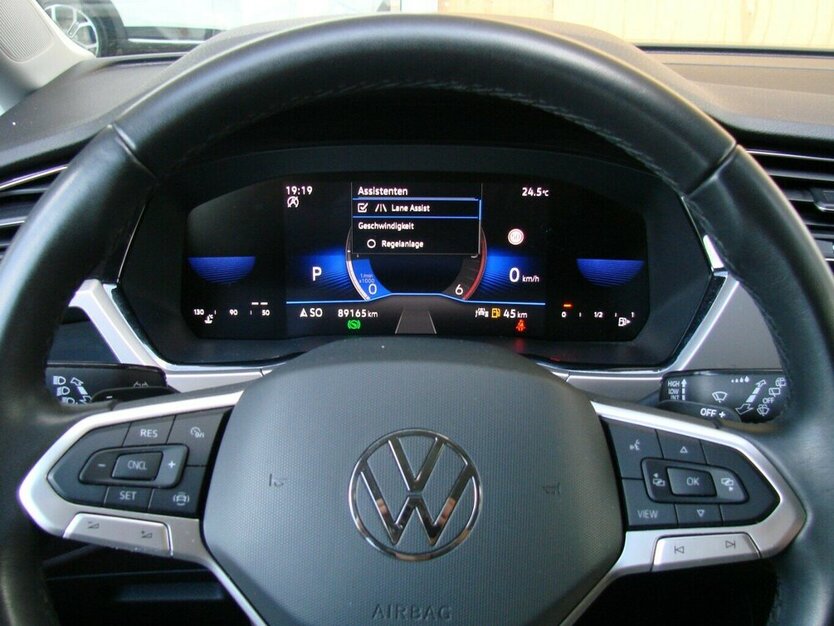 VW Touran 2.0TDI TAXI 7-Sitzer Leder Kamera AHK 89.165 km 27.980 € Falkensee 14612