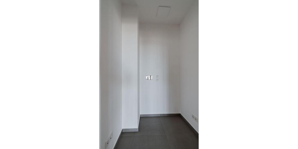 Etagenwohnung Berlin Tempelhof-Schöneberg - 2 Zimmer, 81 m&sup2;, 2.091&euro; | Angebot:26137074