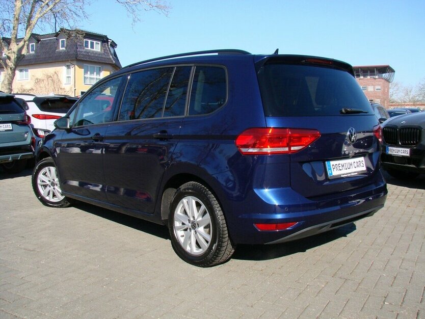 VW Touran 1.5TSI Comfortline 7-Sitzer ACC Standheizun 18.601 km 32.480 € Falkensee 14612