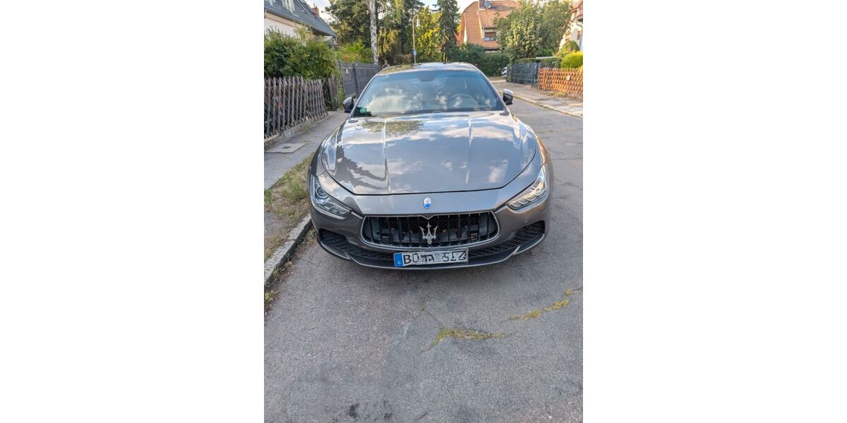 Maserati Ghibli 132.000 km 21.999 € Berlin 13437