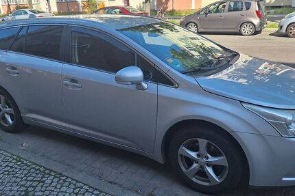 Toyota Avensis 125.349 km 6.999 &euro; Berlin 13055