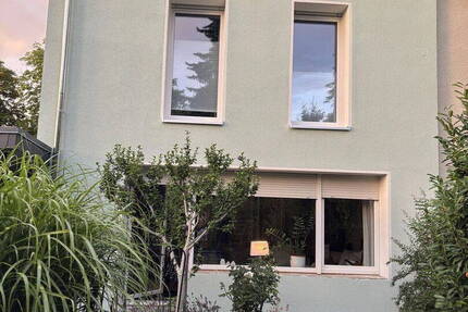DHH in Lankwitz mit großem Garten (befristet bis Sommer 2028)