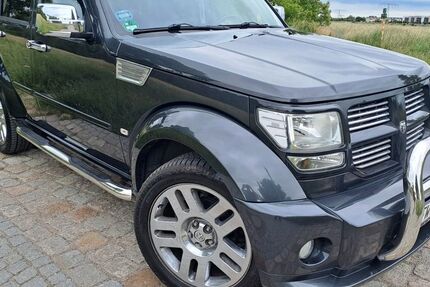Dodge Nitro 180.000 km 10.900 &euro; Berlin 12359