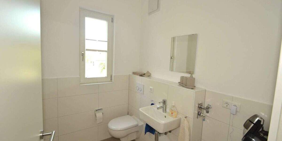 Etagenwohnung Berlin Zehlendorf - 2 Zimmer, 69 m&sup2;, 1.300&euro; | Angebot:25745674