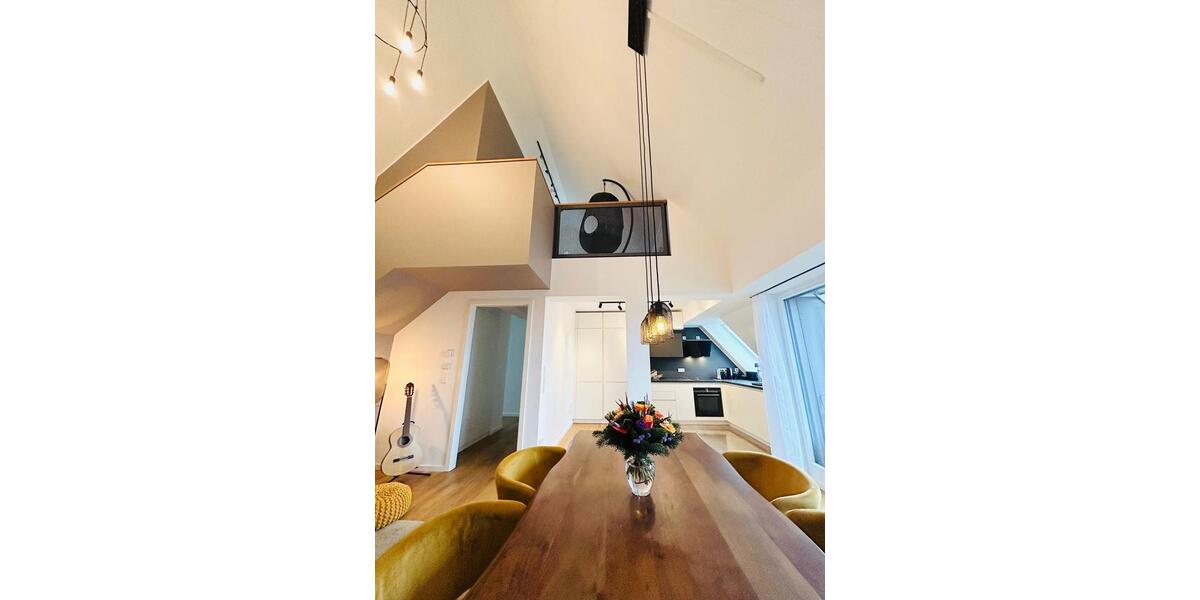 Dachgeschoßwohnung Berlin Spandau - 5 Zimmer, 106 m&sup2;, 2.279&euro; | Angebot:24890612