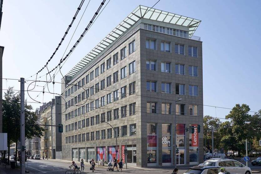 Zentral gelegene Bürofläche mit ca. 365 m² im 2. OG