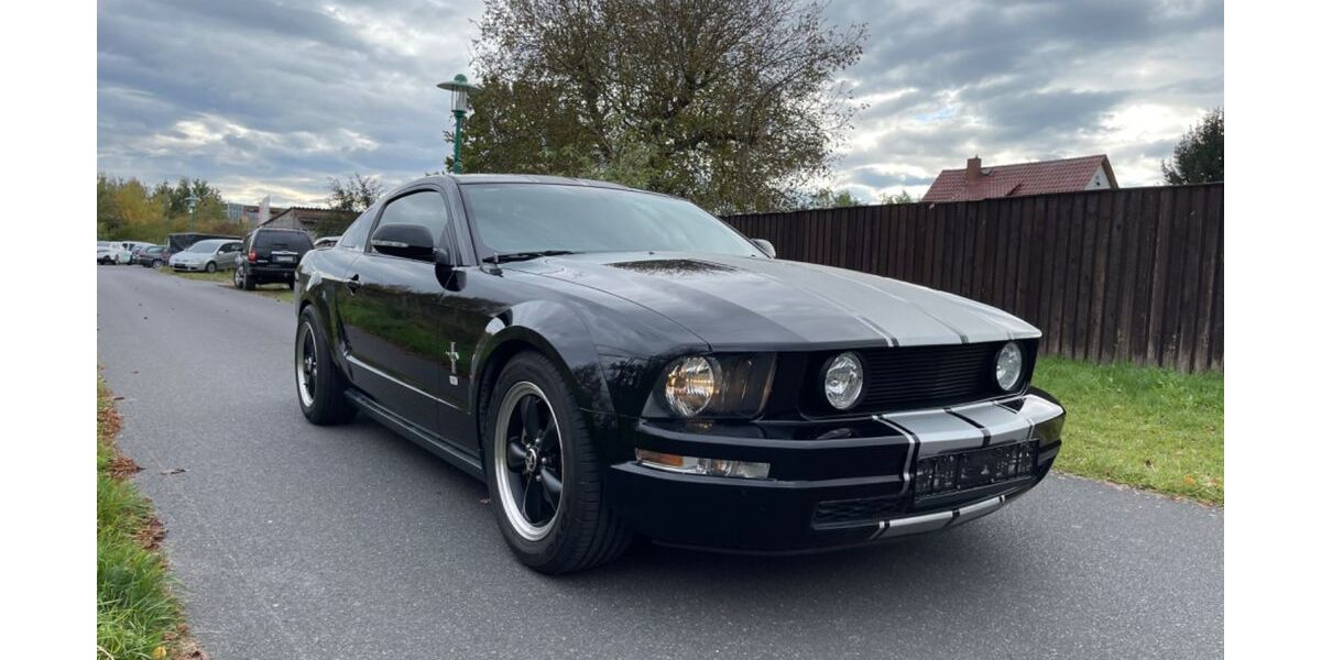 Ford Mustang 105.000 km 12.900 &euro; DAHLEWITZ 15827