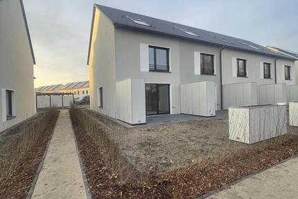 Familienfreundliches Reihenendhaus mit 145 m² Wohnfläche direkt vor den Toren Berlins