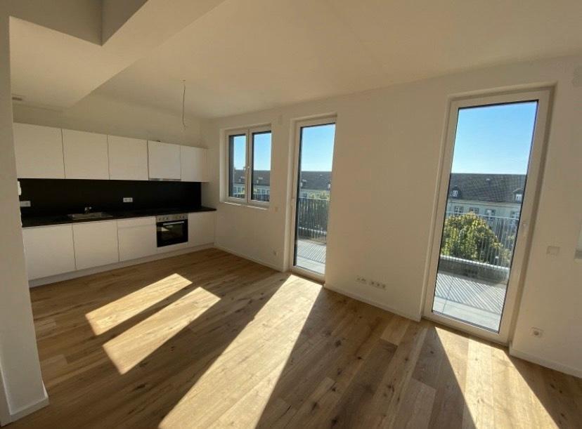 Moderne Dachgeschoßwohnung mit 2 Balkonen - Einzug: 15.0701.08