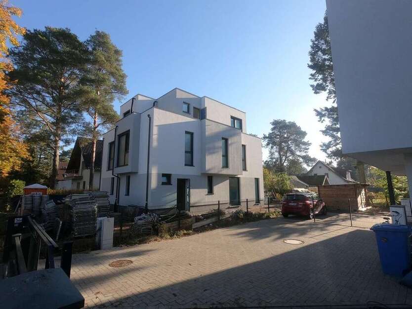 Haus zum Kaufen in Berlin 1.198.000 € 244 m²