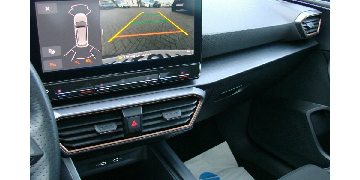 Cupra Leon ST eTSi ACC Panorama Vision Plus LED Beats 5.999 km 27.980 &euro; Falkensee 14612